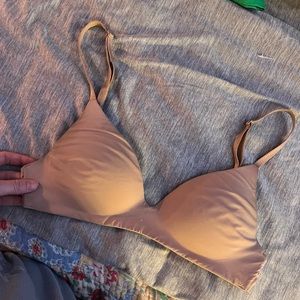 b 32 victoria’s secret